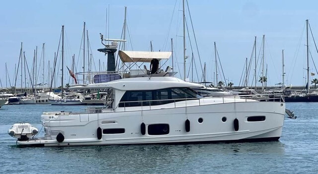 Azimut Magellano 53